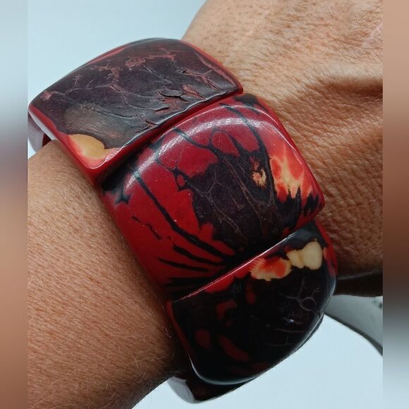 NATURAL HANDCUT Polished 1.25 inch Tagua Nut Red & Black Bracelet - Picture 8 of 15
